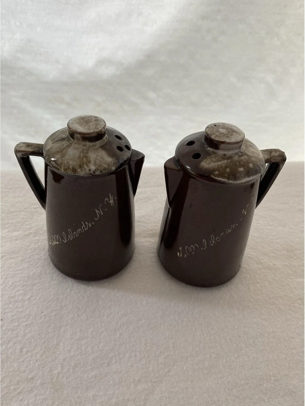Vintage Unbranded McCOY/HULL? Pottery Brown Drip Glaze Salt & Pepper Shakers